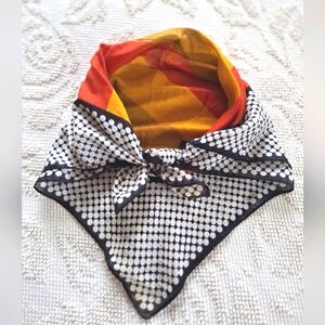 Vintage scarf 21" square